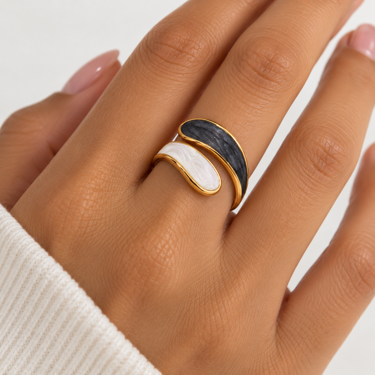 The Eclipse Ring