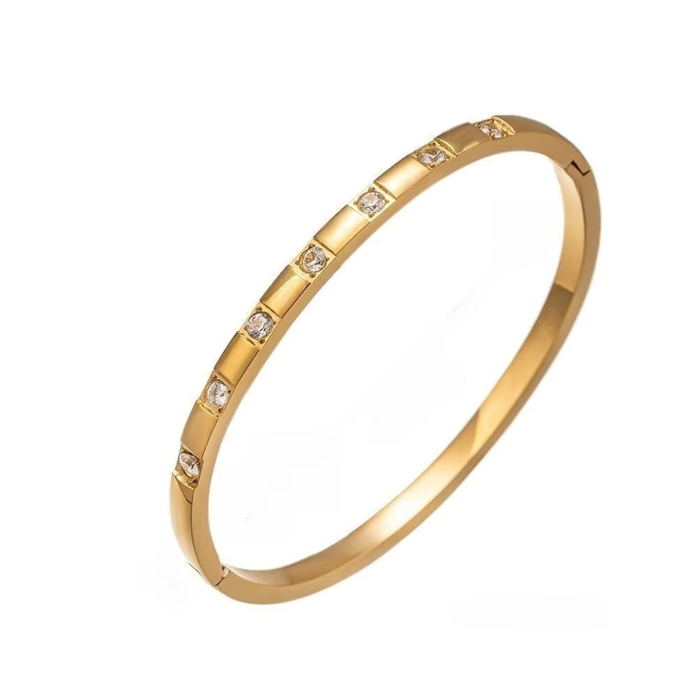The Lustre Bangle