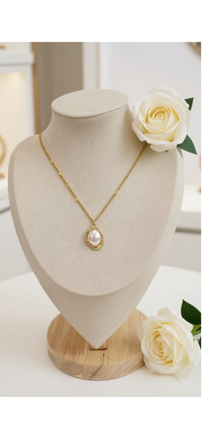 The Hafsah Pearl Necklace
