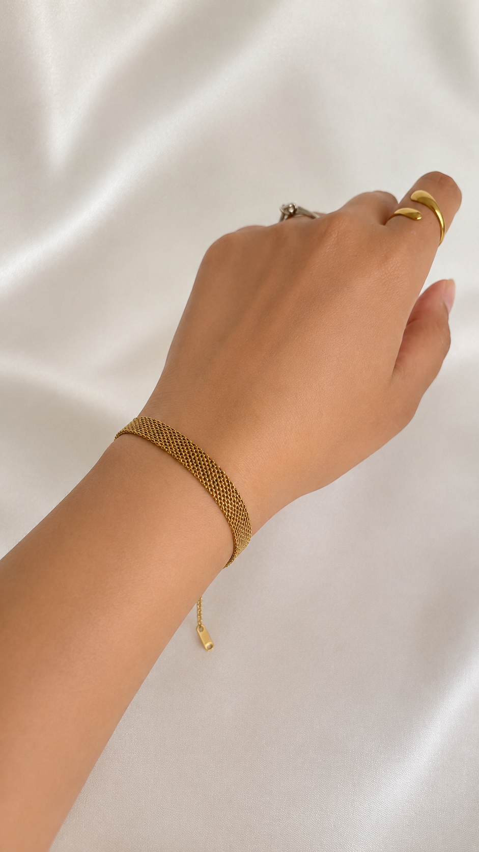 The Mesh-Chain Bracelet