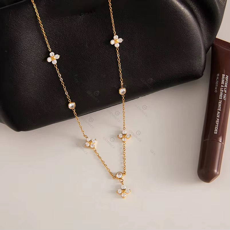 The Fleur Necklace