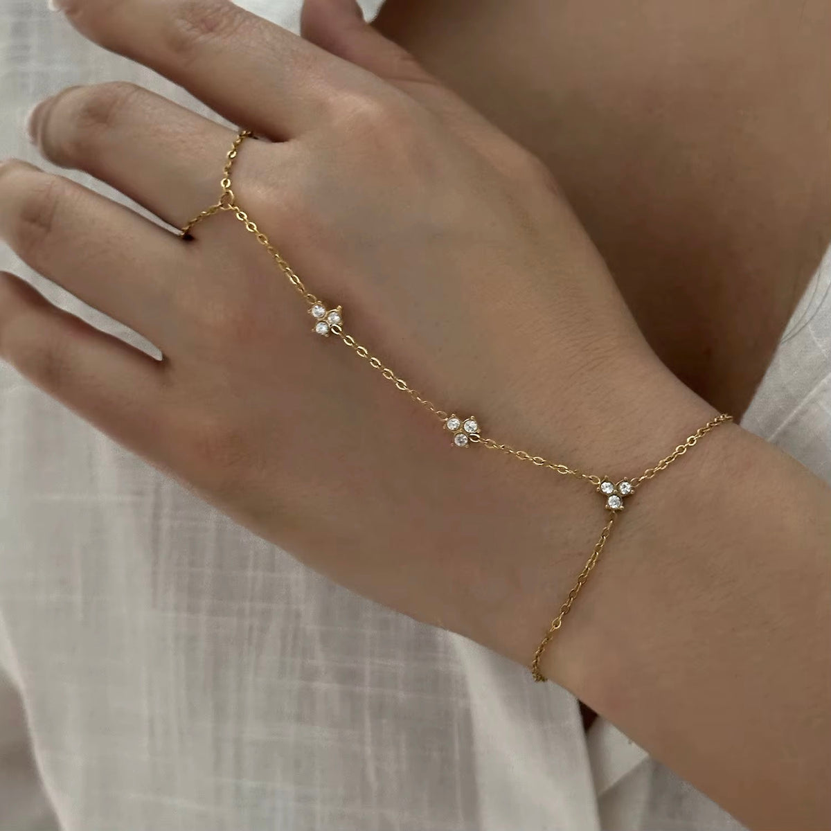The Ayla Hand Chain